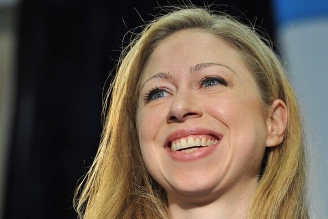 Chelsea Clinton, hči nekdanjega ameriškega predsednika, v vlogi poročevalke