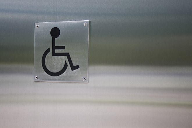 Nepravilnosti pri poslovanju sklada za vzpodbujanje zaposlovanja invalidov