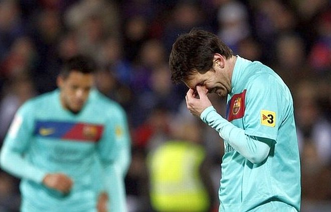 Nogometaši Barcelone so včeraj doživeli boleč poraz  v Madridu.