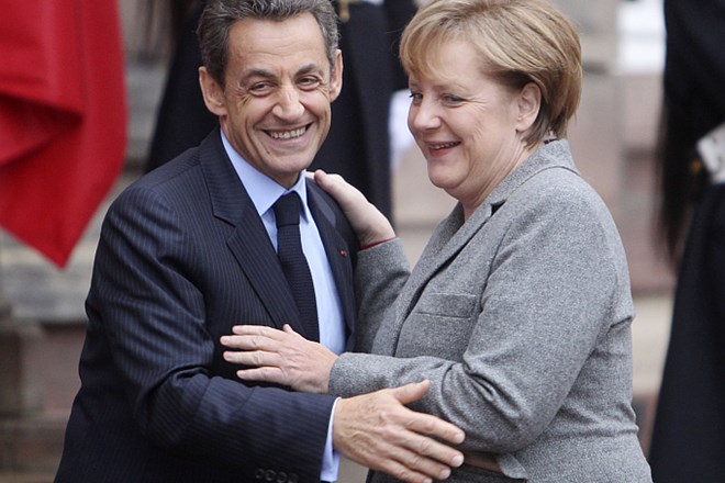 Die Welt: Merklova in Sarkozy za strožji klub znotraj evra