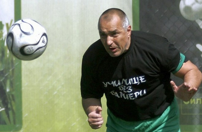 Bolgarski premier Bojko Borisov je aktiven tudi na nogometnih zelenicah.