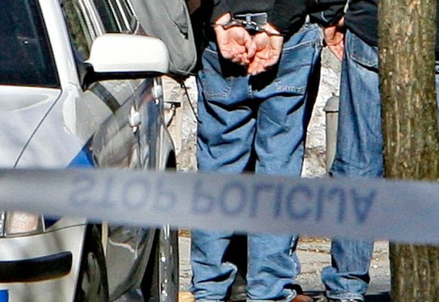 Kriminalisti zaradi več tatvin odvzeli prostost 28-letnemu Ljubljančanu