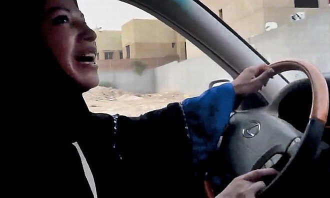 Saudova Arabija: Pravica žensk do vozniškega izpita spodbuja seks pred poroko