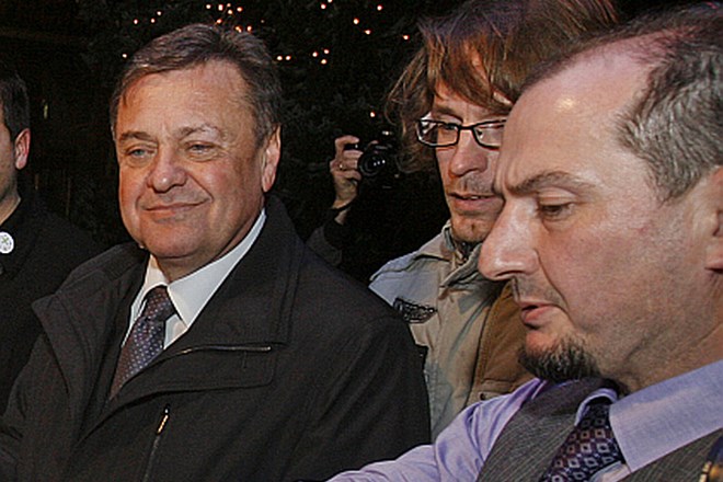 Gašpar Gašpar Mišič (na fotografiji desno)
