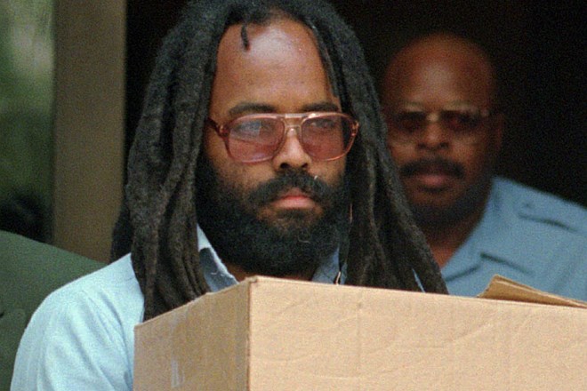 Tožilstvo Philadelphije odstopilo od smrtne kazni za Mumio Abu Jamala