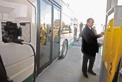 Nova polnilnica za zemeljski plin bo v največji meri uporabna Ljubljanskemu potniškemu prometu, saj so kupili 20 avtobusov,...