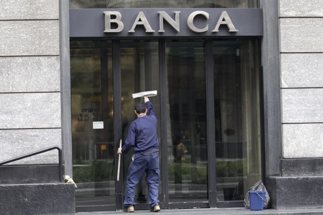 Banka, Italija