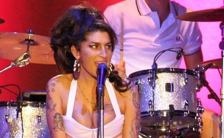 Amy Winehouse je umrla julija letos.