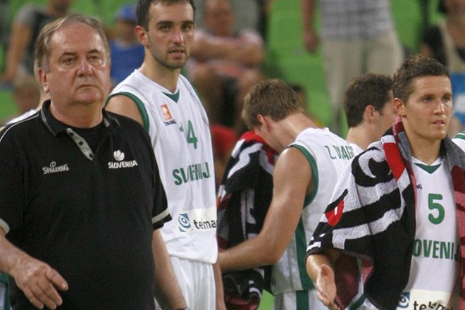 Božidar Maljković ostaja na klopi slovenske košarkarske reprezentance.