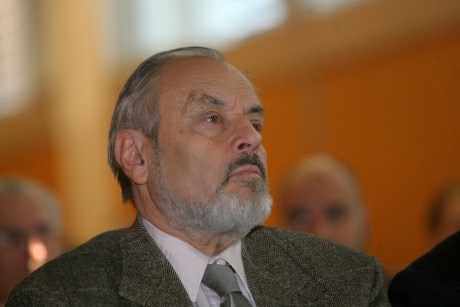 Predsednik ustavnega sodišča Ernest Petrič je poudaril pomen poznavanja ustave med ljudmi.