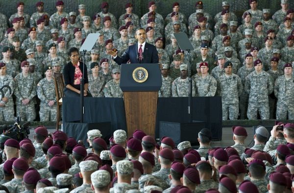 Barack Obama v oporišču Fort Bragg.