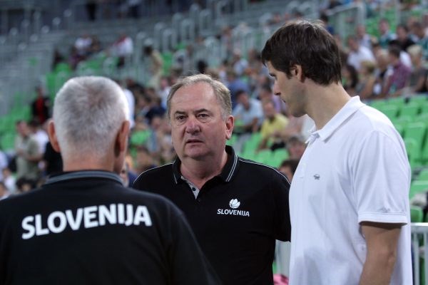 Selektor slovenske  reprezentance Božidar Maljković (na sredini) je dejal, da želi pred  evropskim prvenstvom v Sloveniji...