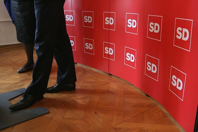 Pogajalski skupini SD mandat za nadaljnja pogajanja o koaliciji, Pahor vstopu ni naklonjen