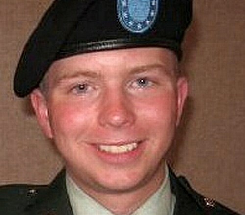 Vojak Bradley Manning danes prvič pred sodniki