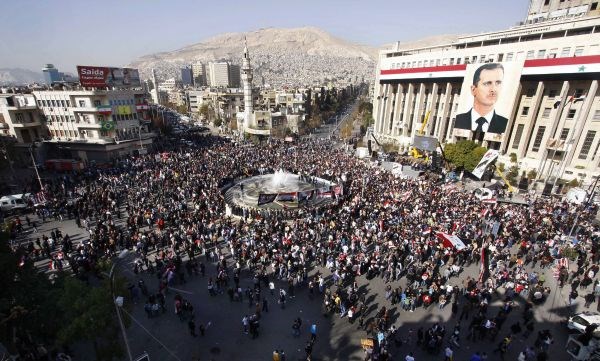 Prorežimski protestniki v Damasku.