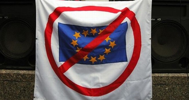 Avstrijci ministrstvu predali peticijo za izstop iz EU