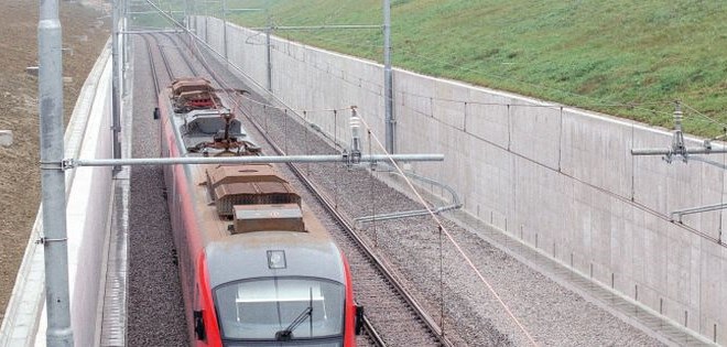 Zaprta železniška proga med Divačo in Koprom