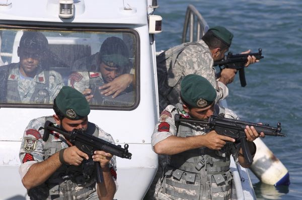 Pripadniki iranske mornarice.