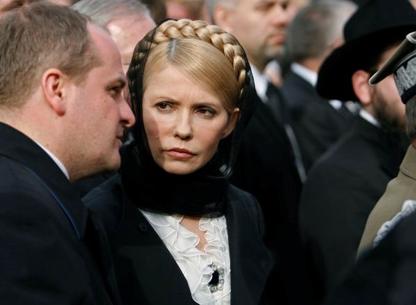 Timošenkova zavrača odgovornost in proces proti sebi označuje kot politično motiviran.