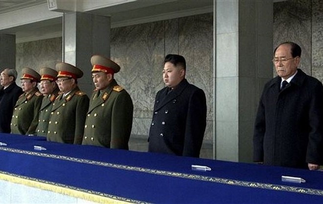 Kim Jong Una morajo Severnokorejci braniti do smrti, kakor so njegovega očeta.