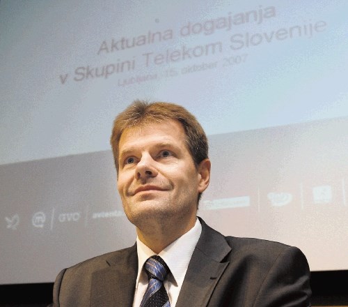 Zdajšnji nadzorni svet Telekoma Slovenije je po navedbah  bivšega predsednika uprave Bojana Dremlja (na fotografiji) na...