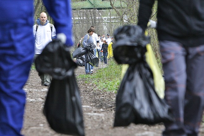 Čistilna akcija Očistimo Slovenijo v enem dnevu! leta 2010 je bila izredno uspešna. Slovenci so očistili 7000 črnih...