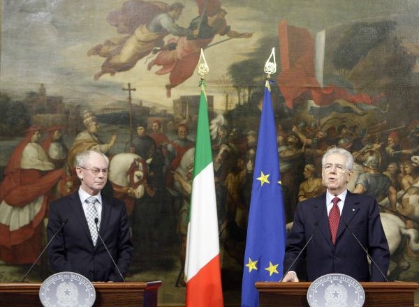 Van Rompuy se je danes v Rimu na pogovorih o reševanju krize v območju evra sestal z Montijem.