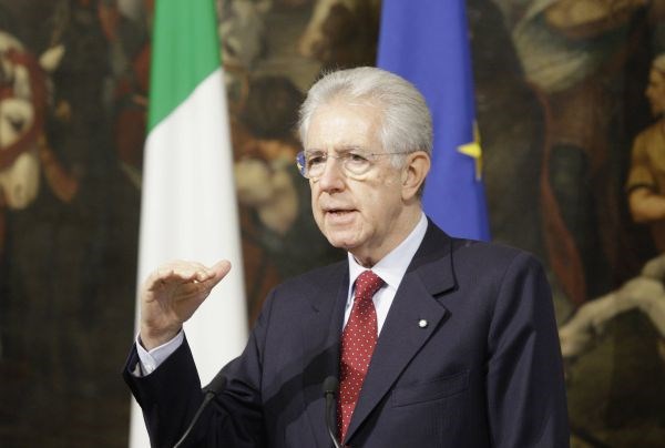 "V državi, kot je zdaj Italija, so lahko ta 'nekje drugje' le obrestne mere," je dejal Monti.