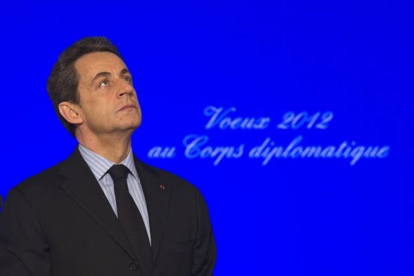 V pismu je Sarkozy zapisal, da zakon, ki ga je že sprejel spodnji dom francoskega parlamenta, v ponedeljek pa bo o njem...