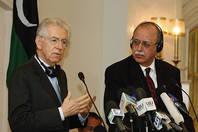T.i. deklaracijo iz Tripolija sta slovesno podpisala Mario Monti in njegov libijski kolega Abdel Rahim al Kib.