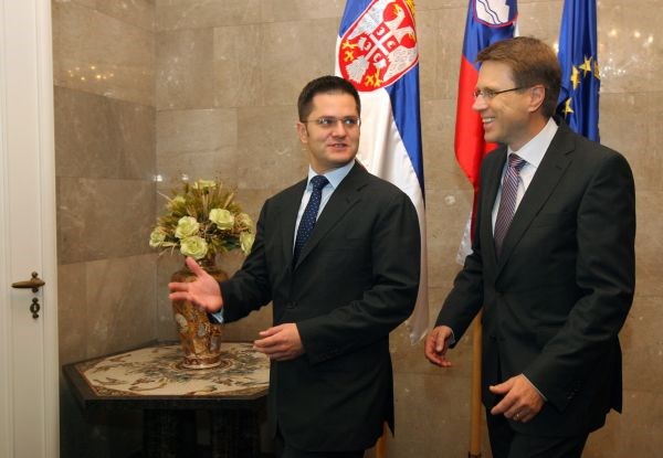 Vodja srbske diplomacije Vuk Jeremić in slovenski zunanji minister Samuel Žbogar.