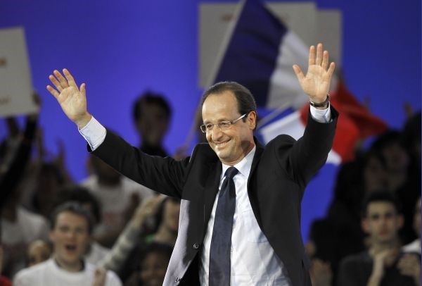 François Hollande je začel pohod  proti predsedniški palači.