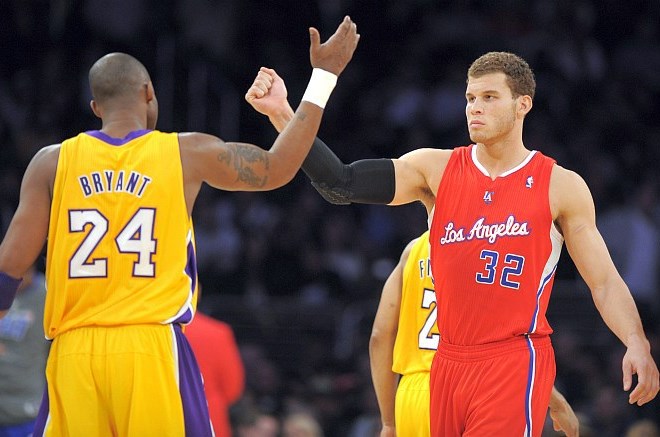 Kobe Bryant je v mestnem derbiju 12 od 24 točk dosegel v zadnji četrtini, ko so si Lakersi priigrali zmago. Blake Griffin je...