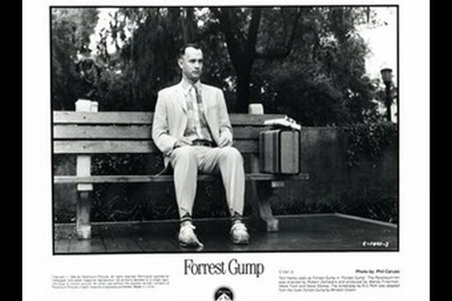 Hanks je oskarja prejel zaporedoma v letih 1993 in 1994 za glavni vlogi v filmih Philadelphia in Forrest Gump.
