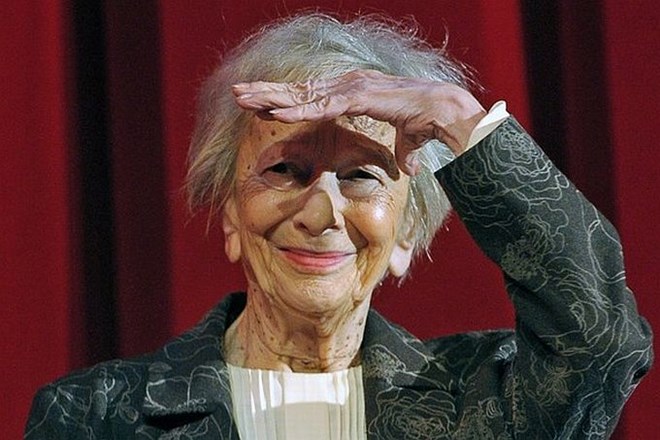 Umrla je poljska pesnica in Nobelova nagrajenka Wislawa Szymborska