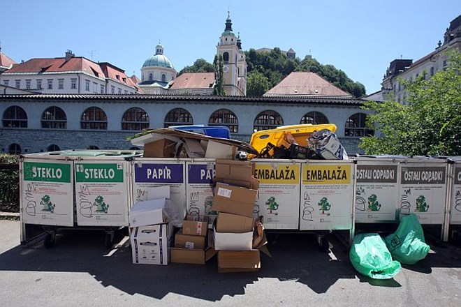 Za brskanje po smeteh in odnašanje odpadkov do 2000 evrov kazni