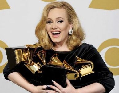 Spletni portret: Adele, pevka, ki ji je Lagerfeld rekel, da je debela