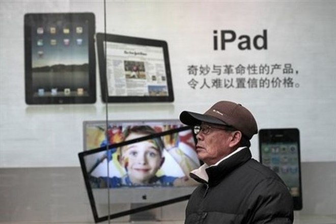 Prepoved uvoza in izvoza Applovih izdelkov napoveduje kitajsko podjetje Shenzhen Proview Technology, ki je z Applom v sporu...