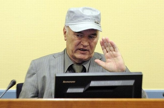 Nekdanji vojaški poveljnik bosanskih Srbov Ratko Mladić, ne bo smel pričati na sojenju njegovim pomagačem na sodišču v...