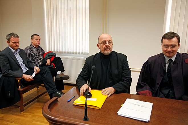 Zmago Jelinčič (levo) in njegov zagovornik Peter Fašun sta prepričana, da se prvaku SNS godi krivica, zato sta že napovedala...
