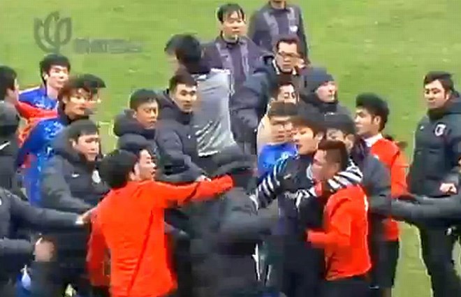 Anelka v pretepu kitajskih nogometašev ni sodeloval.