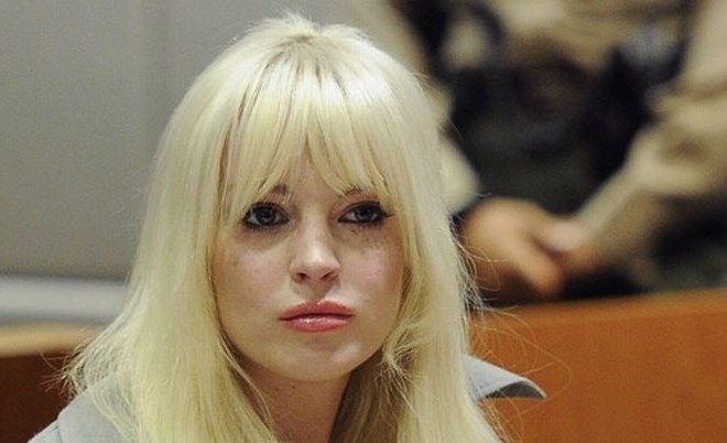 Mnogi so se spraševali, kaj se je zgodilo z Lindsayinim "plastičnim" obrazom.