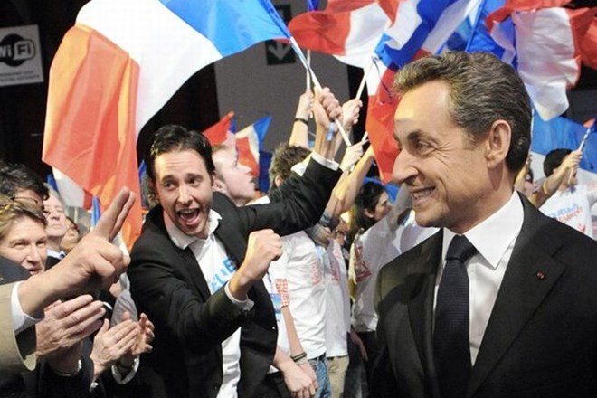 Sarkozy zanikal zaroto evropskih voditeljev proti Hollandeu