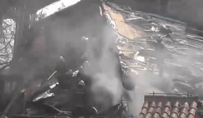 Požar na Baščaršiji: Škoda na več poslopjih, lastniki kavarn prestrašeno opazovali ogenj