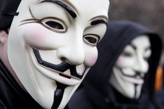 Po jutranjem napadu aretiran heker skupine Anonimni Srbija