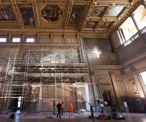 So italijanski strokovnjaki po Vasarijevo fresko v Palazzo Vecchio odkrili delo Leonarda Da Vincija? Potrebno bo počakati še...