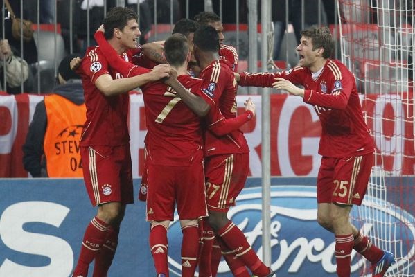 Takole so se nogometaši Bayerna veselili enega od kar sedmih zadetkov, ki so  jih dosegli proti Baslu.