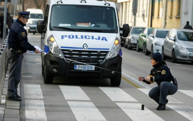Policist, ki je za potne stroške prejel 19.200 evrov, bi takoj pristal na premestitev