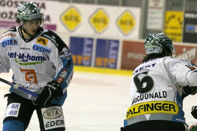 Hokejisti Linza so v finalu lige Ebel povedli z 2:1.