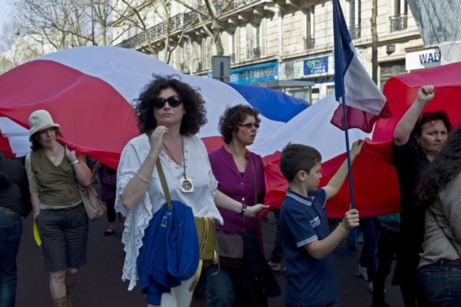 V Parizu je v preteklih dneh potekalo več protestov.